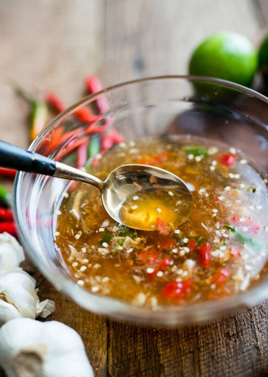 Соус рыбный с чесноком и чили 290г