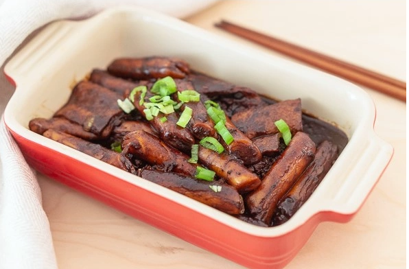 Рисовые палочки Токпокки с соусом чачжан, пауч 120 г